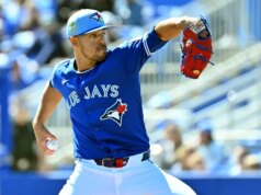 Blue Jays RHP Jose Berrios ha una frattura da stress al gomito