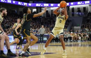 Riepilogo dei primi 25: la Purdue numero 15 ottiene la vittoria sulla Northwestern