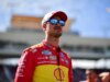 Joey Logano segna la pole per la gara di Coppa a Phoenix