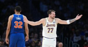 Luka Doncic dei Lakers multato di 50.000 dollari per gesto nei confronti degli arbitri