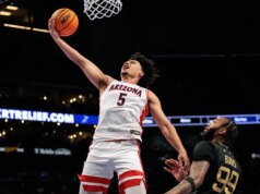 La testa di serie dell’Arizona inizia la missione delle Closing 4 con un incontro contro Lengthy Island