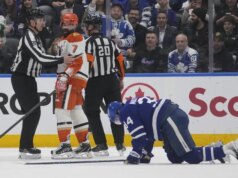 Auston Matthews dei Maple Leafs si è infortunato contro i Geese