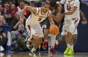 Darius Acuff Jr. (37 punti), l’Arkansas supera l’Oklahoma