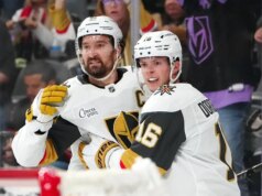 I Knights dominano i Blackhawks dietro gli sforzi di Pavel Dorofeyev, Adin Hill