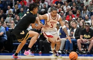 Le corse in ritardo spingono l’Arkansas a Vanderbilt nella finale della SEC