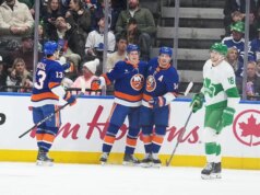 Mathew Barzal registra 3 help mentre gli Islanders abbattono Maple Leafs