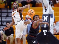 I 20 punti di Kanye Clary portano il numero 2 dell’Oklahoma State a superare Davidson in NIT