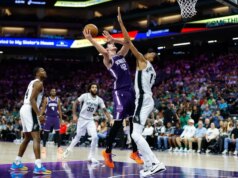 Gli Spurs seppelliscono 25 trey, sbaragliano i Kings e spazzano through le serie della stagione