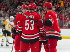 Gli uragani cercano di aumentare il vantaggio dell’Est contro i Maple Leafs