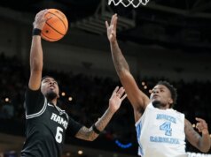 Il numero 11 della VCU si raduna da 19 in giù per forzare l’OT, battendo il numero 6 della Carolina del Nord