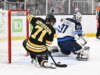 Il dominio casalingo dei Bruins continua nello scoppio dei Jets