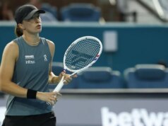 Magda Linette elimina Iga Swiatek al 2° turno a Miami