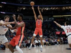 I pellicani stanno al caldo a casa, tengono a bada i Clippers senza equipaggio