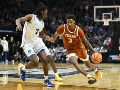 Il numero 11 del Texas resta positivo in vista dello scontro contro il numero 3 Gonzaga