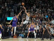 Il canestro nel finale di Victor Wembanyama corona il rally degli Spurs contro i Suns