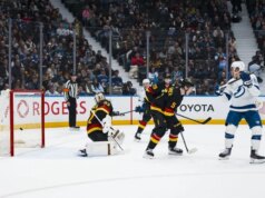 L’esplosione del secondo periodo porta Lightning allo scoppio di Canucks