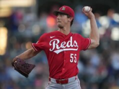 Brandon Williamson dei Reds si gode il ritorno sul monte contro i Pirates