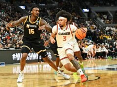 La spinta del secondo tempo spinge il numero 7 di Miami oltre il numero 10 del Missouri