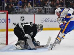 Gli Stingy Sabres finalmente permettono un purpose, ma rovesciano i Kings