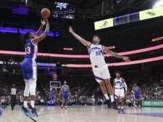 I Sixers chiudono la traversata con uno scatto in ritardo, eliminando Jazz