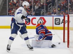 Nikita Kucherov dei Lightning continua a battere il ritmo sfrigolante contro i Flames