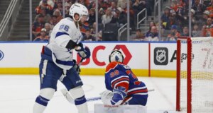 Nikita Kucherov dei Lightning continua a battere il ritmo sfrigolante contro i Flames