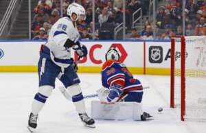 Nikita Kucherov dei Lightning continua a battere il ritmo sfrigolante contro i Flames