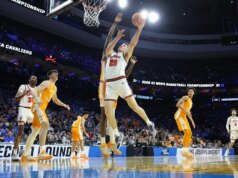 Ja’Kobi Gillespie spinge l’attacco n. 6 del Tennessee nella vittoria sul n. 3 della Virginia