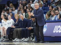 Il numero 1 dell’UConn vince un combattimento a basso punteggio contro la Carolina del Nord per raggiungere l’Elite Eight