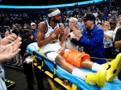 Moses Moody guida i Warriors oltre Mavs in OT ma esce infortunato