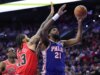 Joel Embiid brilla in cambio mentre i 76ers sbaragliano i Bulls