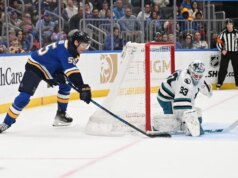 I Blues affondano gli Sharks in OT, si avvicinano al punto della wild card Ovest