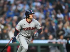 Insegui DeLauter realizza due homer mentre i Guardiani abbattono i Mariners