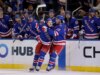 Le pietre miliari abbondano per i giovani mentre i Rangers battono i Blackhawks