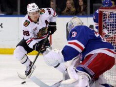 I giovani Blackhawks visitano i Devils, sperano di “crescere e migliorare”