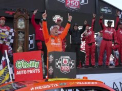 Justin Allgaier vince a Martinsville per la terza vittoria OAP della stagione