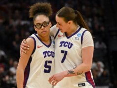 Marta Suarez segna 33 punti mentre TCU ribalta Virginia in Candy 16