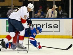 Adam Sykora aiuta i Rangers a sconfiggere i Panthers