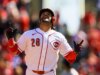 Eugenio Suarez mette a segno un tiro da 3 punti per sollevare i Reds sopra i Crimson Sox