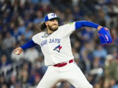 Il titolare dei Blue Jays, Cody Ponce, è stato eliminato dopo un infortunio