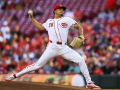 L’SP Chase Burns ottiene la prima vittoria nella MLB mentre i Reds eliminano i Pirates