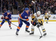 I pinguini seppelliscono gli isolani con sette gol senza risposta