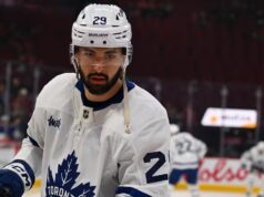 Deux buts en près de six minuti: Groulx gagne des factors