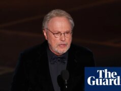 Billy Crystal rende omaggio a Rob Reiner agli Oscar