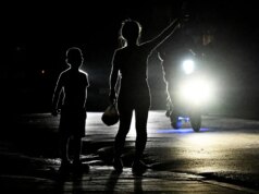 L’intera rete elettrica di Cuba crolla, lasciando l’intera isola senza elettricità