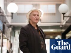 Il chitarrista dei Kinks Dave Davies risponde a Moby per aver definito il singolo Lola del 1970 “disgustoso e transfobico”