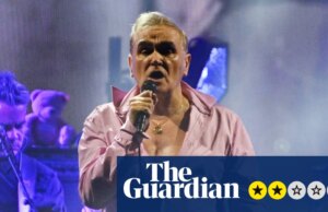 Recensione di Morrissey: le canzoni classiche degli Smiths incontrano argomenti di discussione in stile GB Information