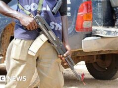 Coprifuoco di 48 ore imposto dopo l’attacco al bar di una città nigeriana