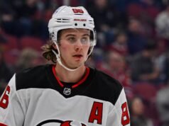 Jack Hughes s’amuse face aux Blackhawks