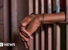 Il sospettato dell’omicidio dell’informatore è un ex ufficiale d’élite, afferma la polizia sudafricana